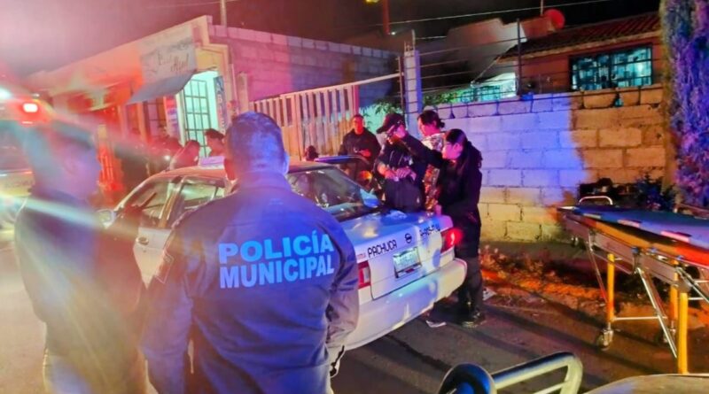 Mineral de la Reforma: Policías municipales ayudan en parto de mujer a bordo de un taxi